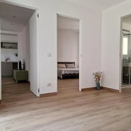 Lejlighed Modern Renovated Apt In Center Scicli